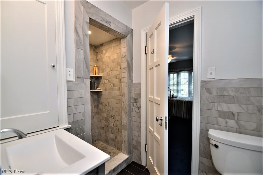 2432 Traymore Road Cleveland, OH 44118 - Photo 25 of 35