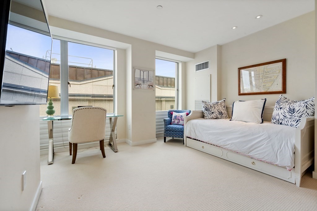 80 Broad Street, Unit PH1104 Boston, MA 02110 - Photo 23 of 37