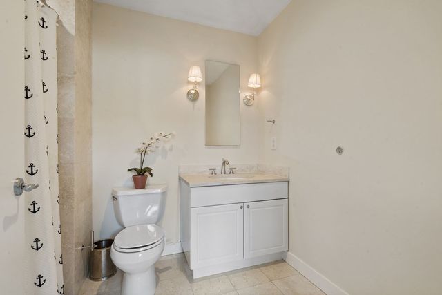 $1,900,000 | 80 Broad Street, Unit PH1104, Boston, MA 02110