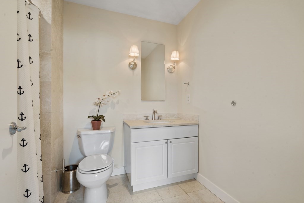 80 Broad Street, Unit PH1104 Boston, MA 02110 - Photo 25 of 37