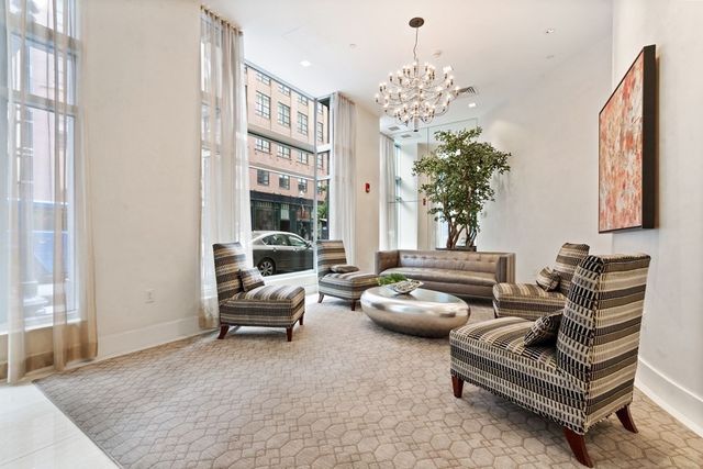$1,900,000 | 80 Broad Street, Unit PH1104, Boston, MA 02110