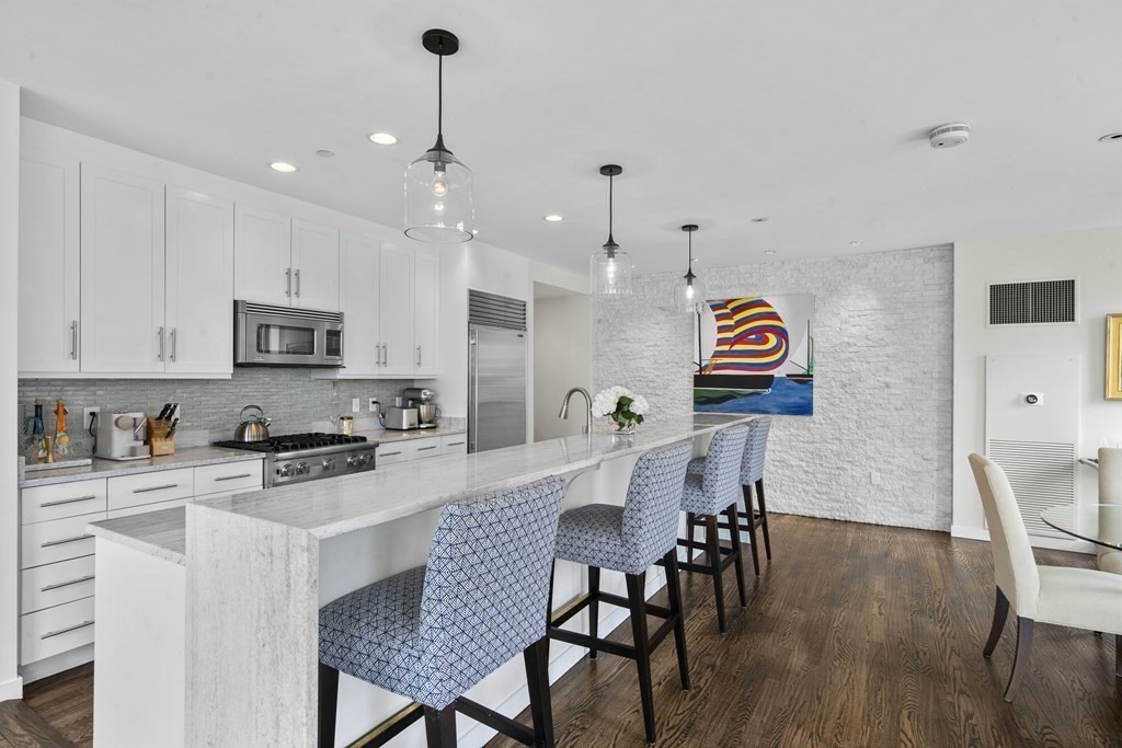 80 Broad Street, Unit PH1104 Boston, MA 02110 - Photo 9 of 37