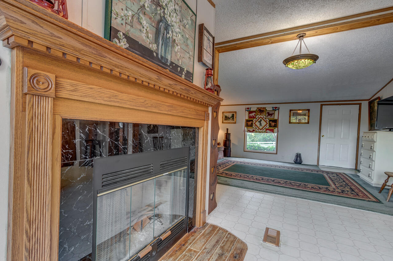 2097 Mink Run Road Frankfort, KY 40601 - Photo 8 of 35 Rustic!