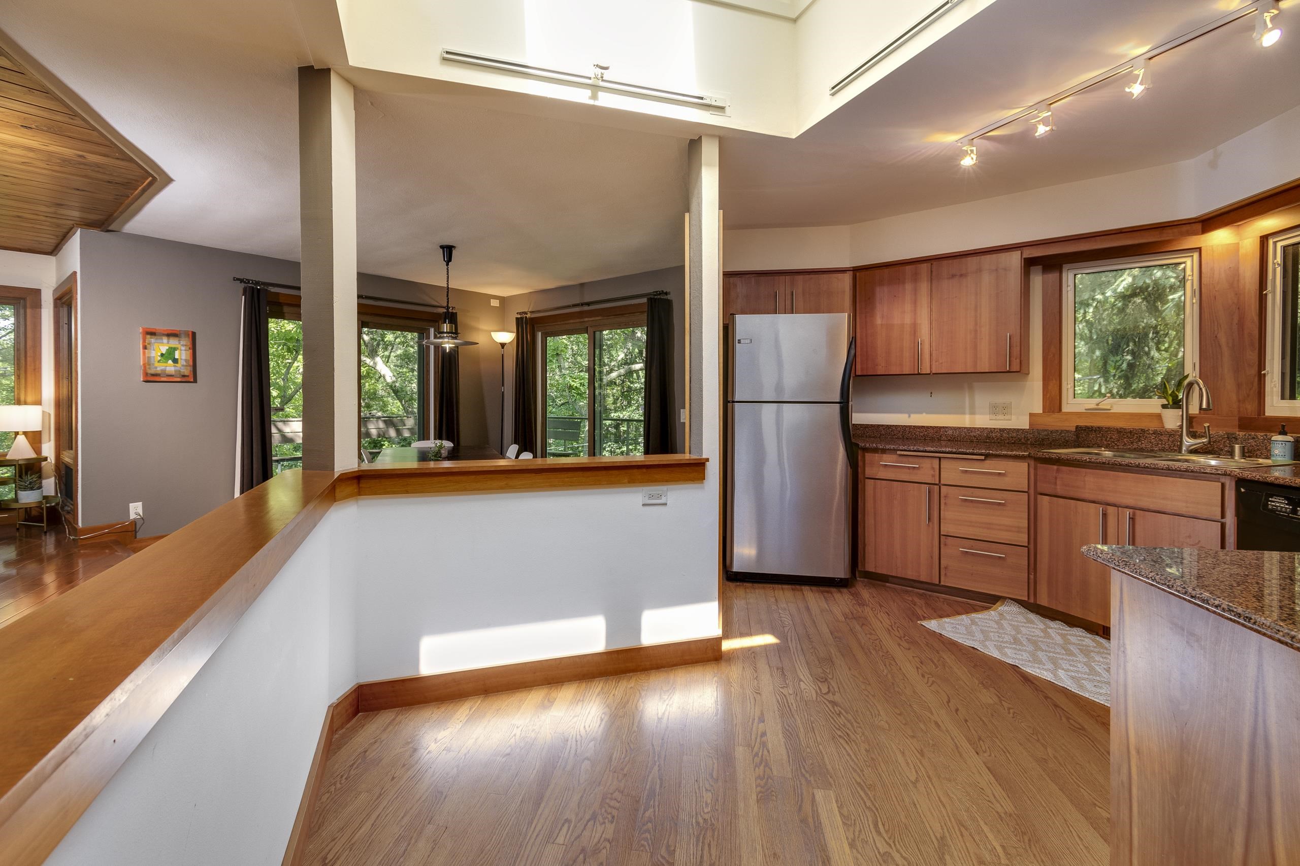 6002 Hammersley Road Madison, WI 53711 - Photo 10 of 65 Gallery Image 10