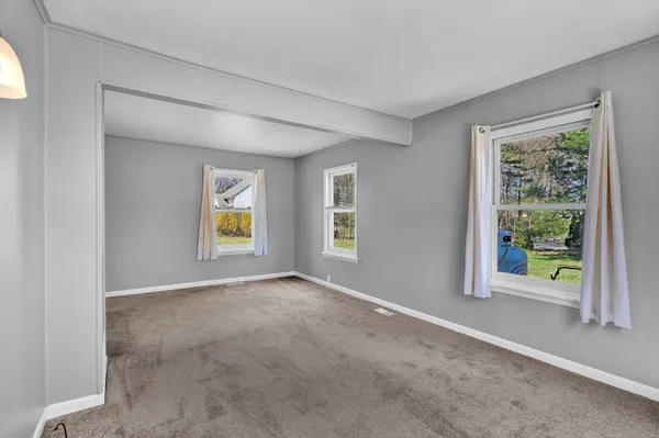 $2,100 | 10 Cemetery Avenue, Vernon, CT 06066