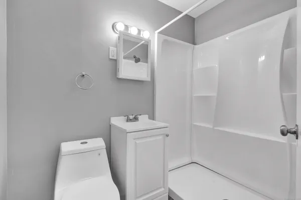 $2,100 | 10 Cemetery Avenue, Vernon, CT 06066