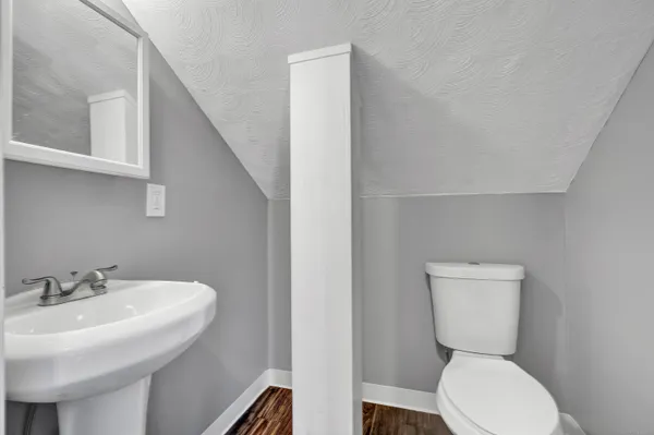 $2,100 | 10 Cemetery Avenue, Vernon, CT 06066