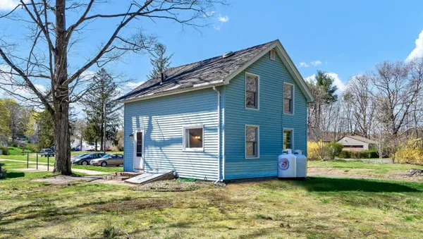 $2,100 | 10 Cemetery Avenue, Vernon, CT 06066