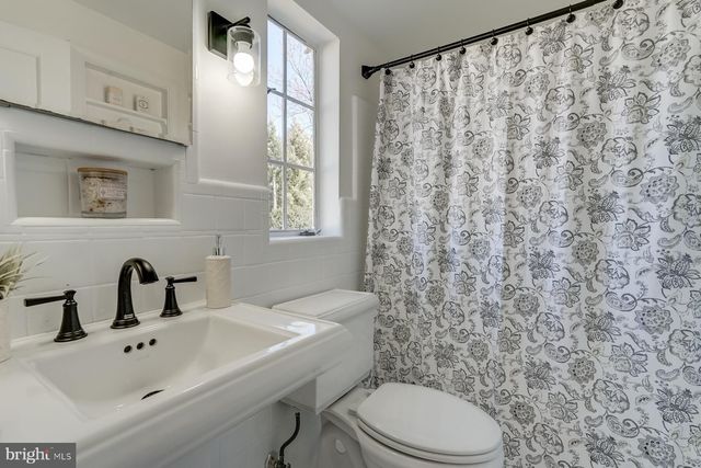 $825,000 | 200 Williamsburg Drive, Silver Spring, MD 20901