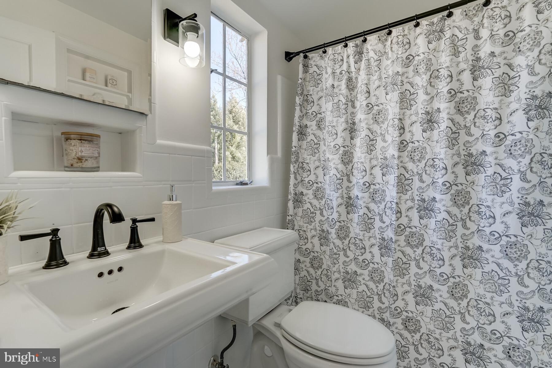 200 Williamsburg Drive Silver Spring, MD 20901 - Photo 33 of 45