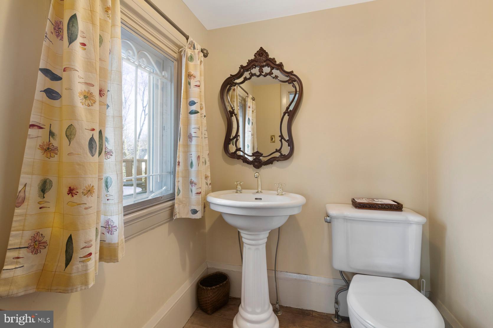 127 Edgewood Road Ardmore, PA 19003 - Photo 12 of 56