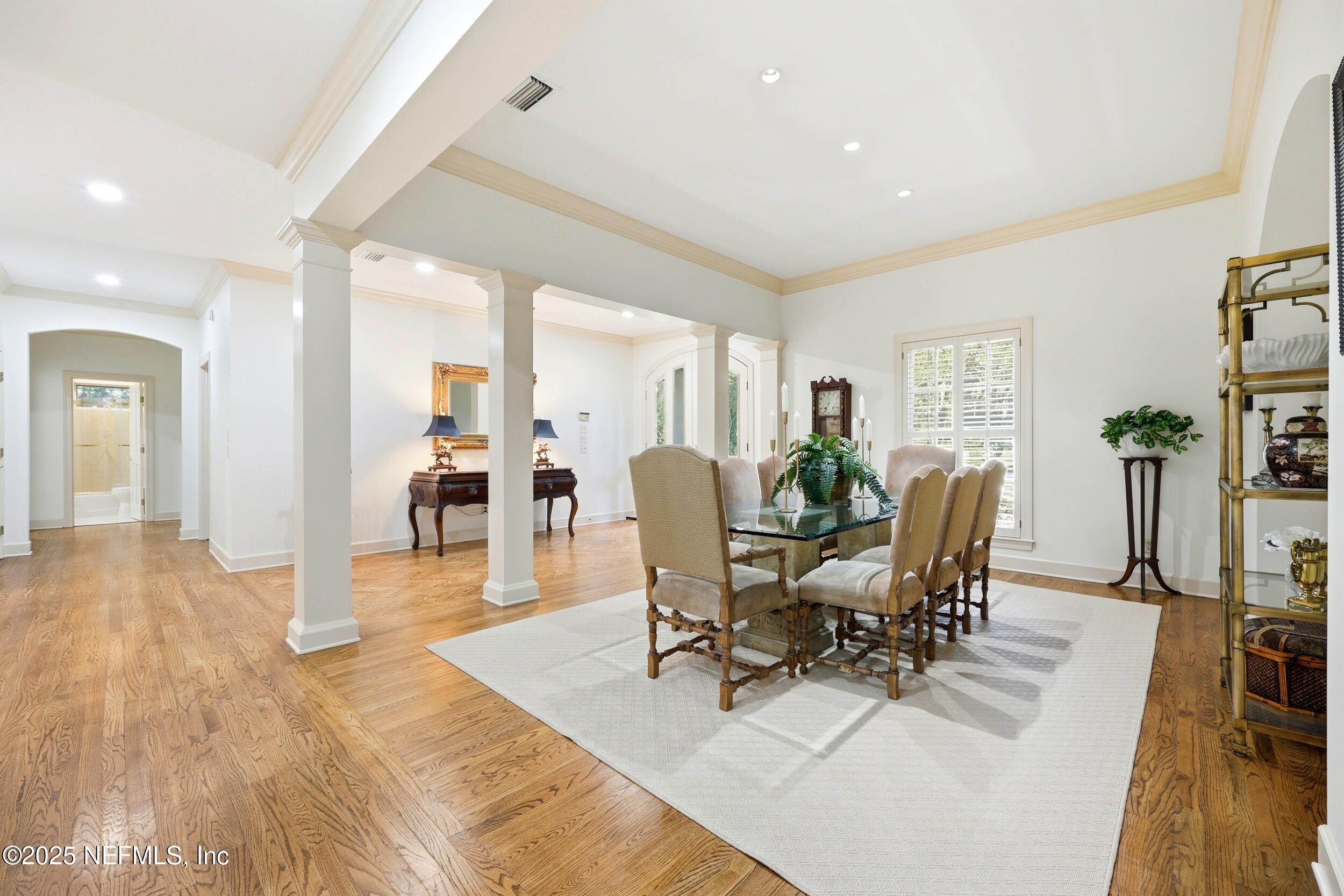 SPACIOUS DINING ROOM