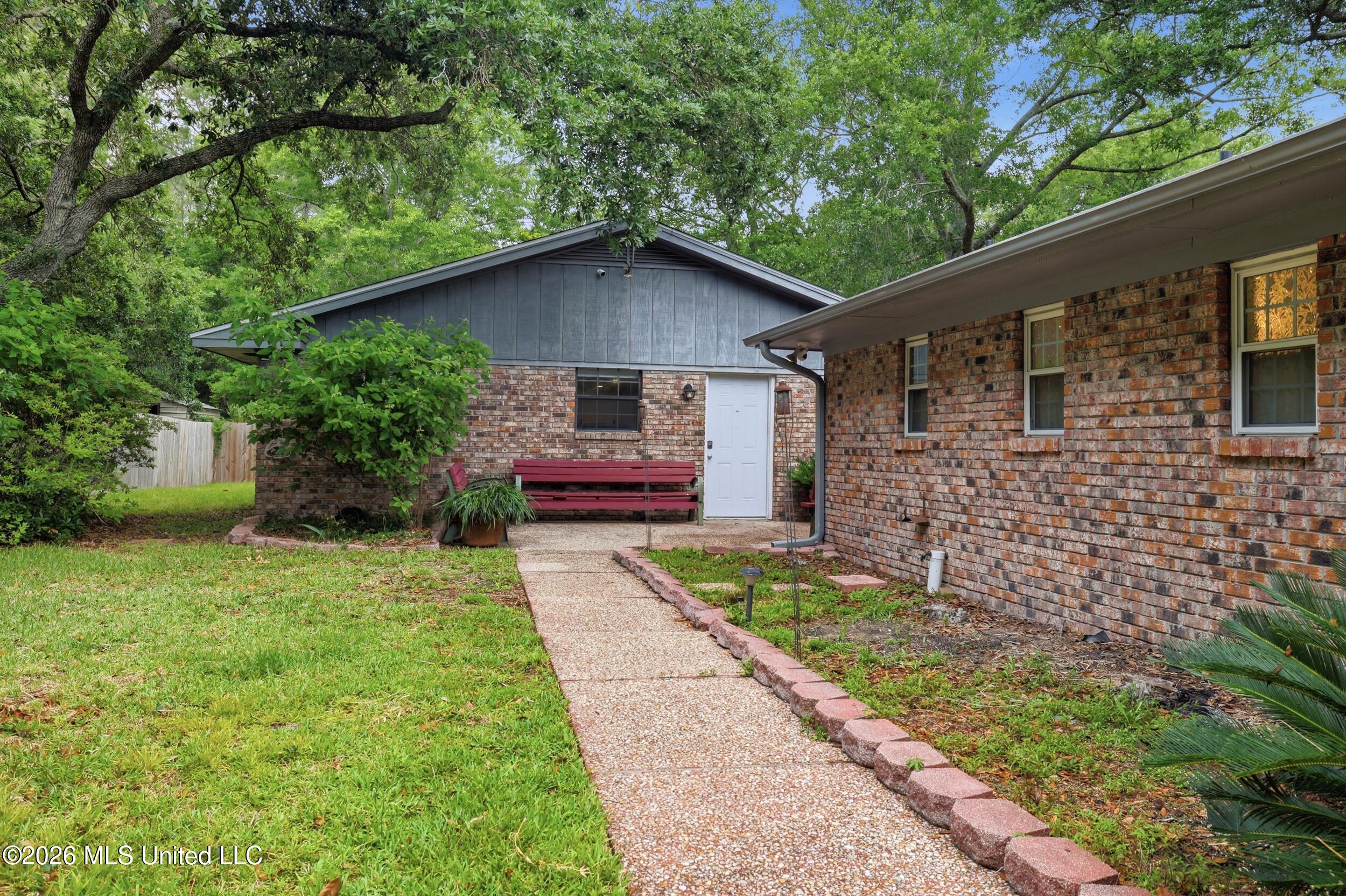 1237 Main Street Ocean Springs, MS 39564 - Photo 49 of 62 72_r6__8412