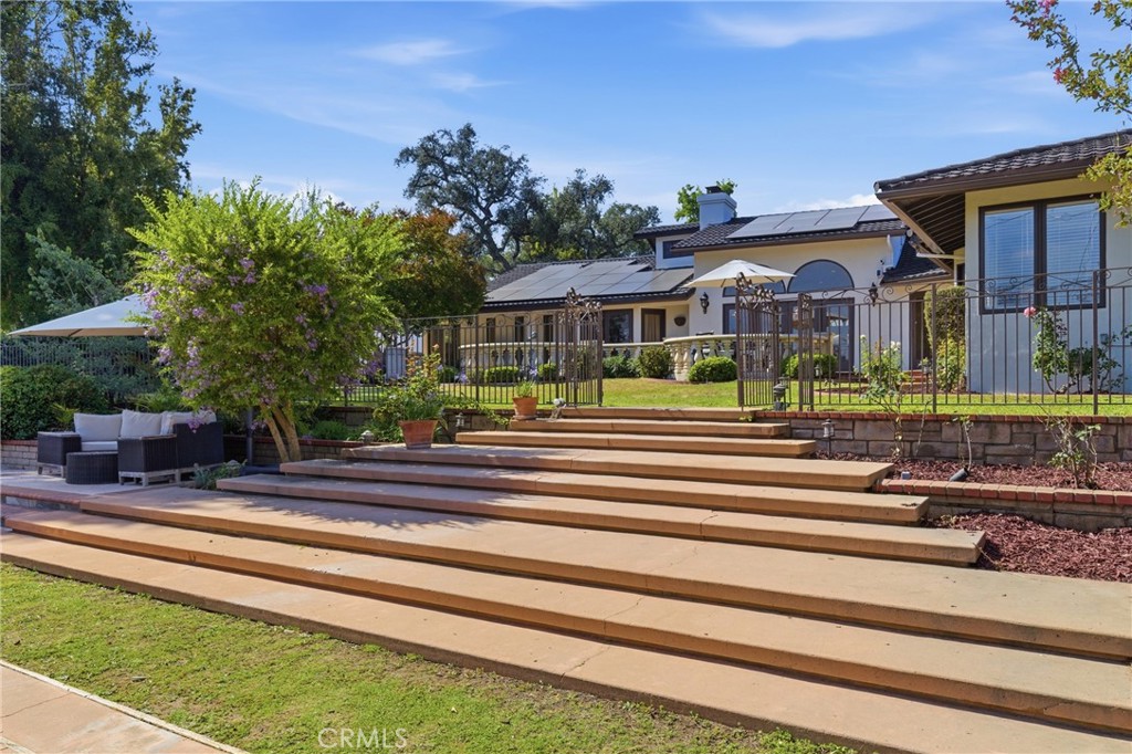 950 Hampton Road Arcadia, CA 91006 - Photo 25 of 35