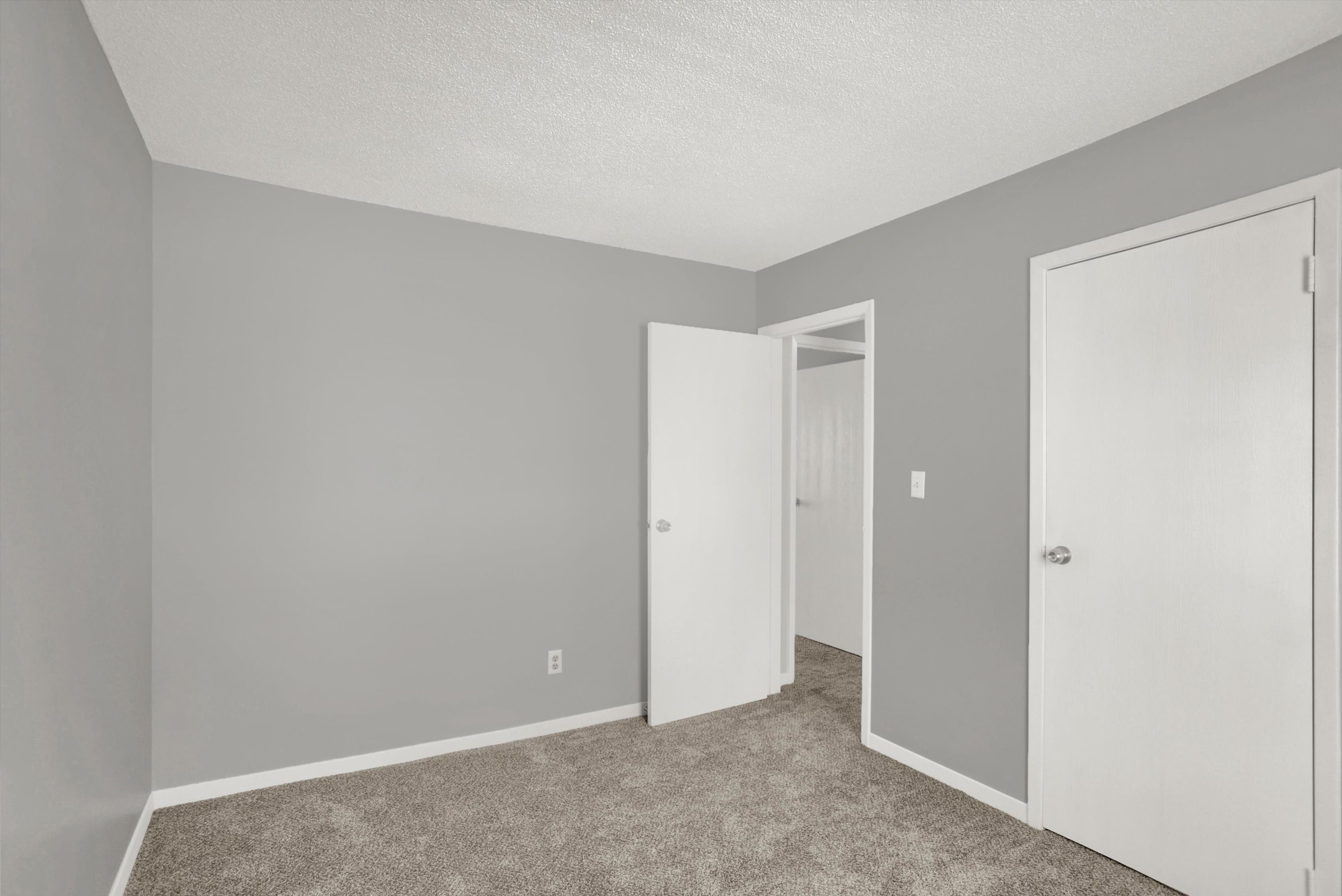 6834 Georgetown Road Indianapolis, IN 46268 - Photo 22 of 26 Gallery Image 22
