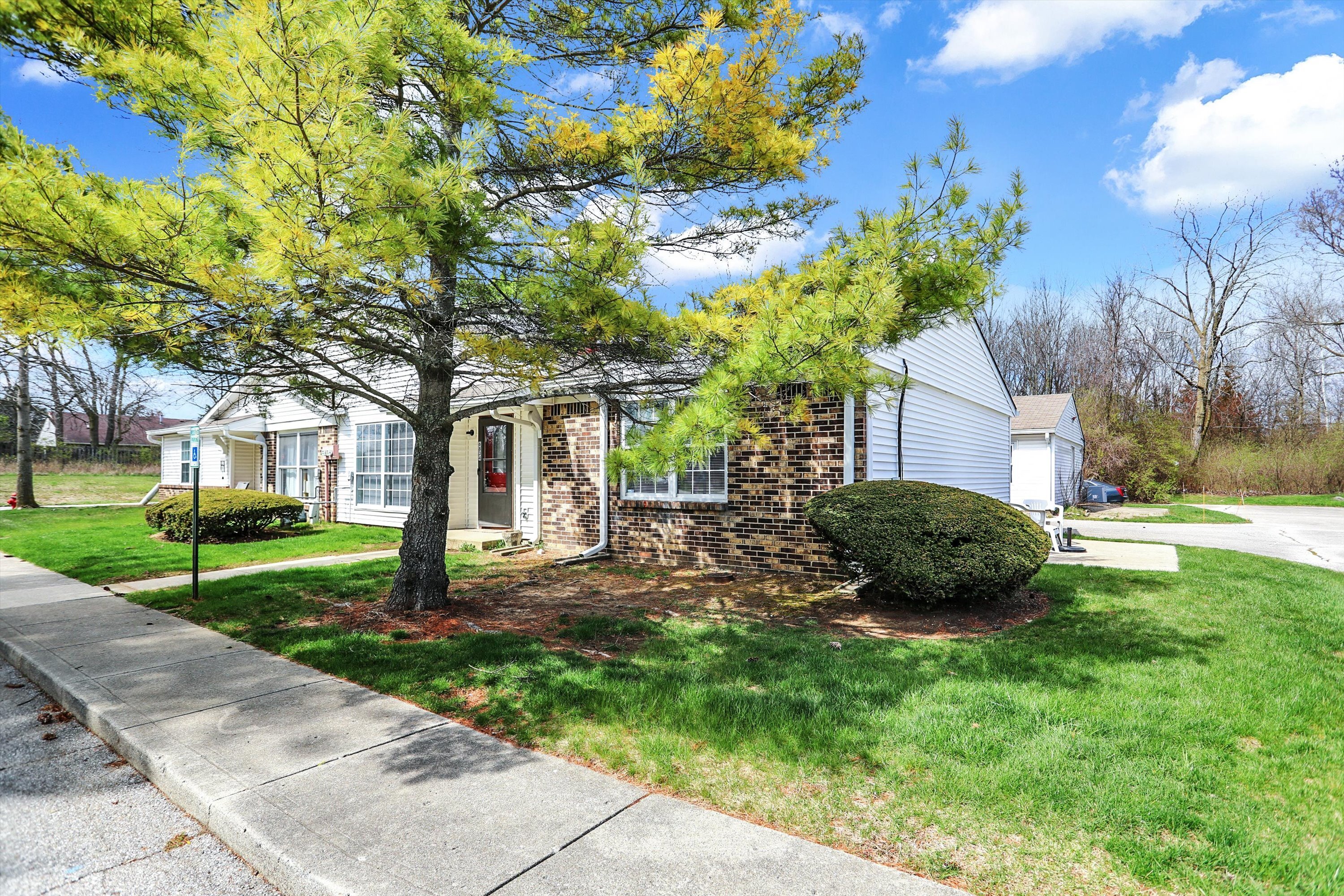 6834 Georgetown Road Indianapolis, IN 46268 - Photo 3 of 26 Gallery Image 3