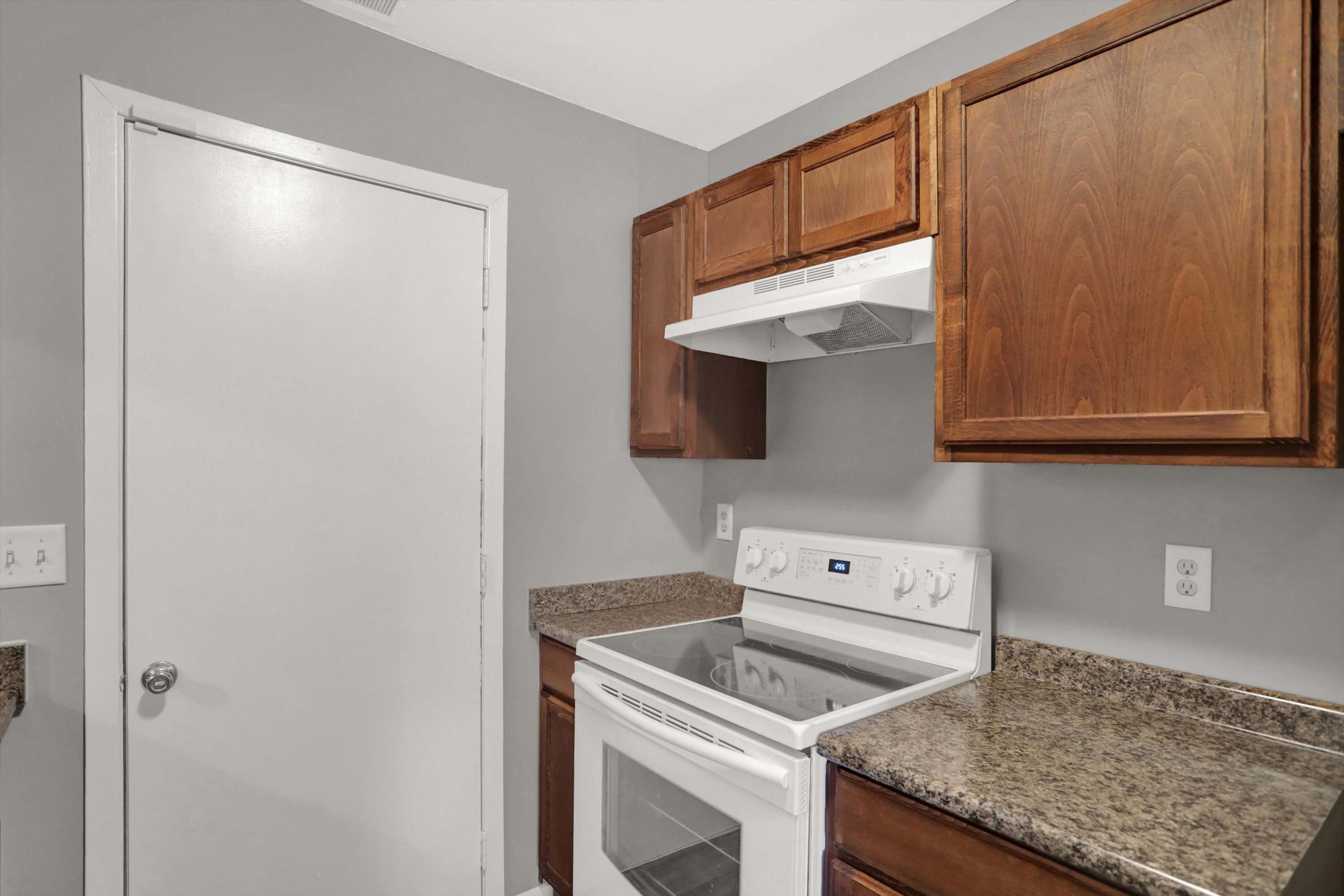 6834 Georgetown Road Indianapolis, IN 46268 - Photo 10 of 26 Gallery Image 10
