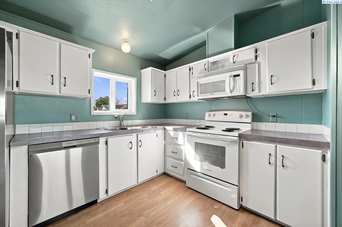 165 Hanson Loop Burbank, WA 99323 - Photo 12 of 42 Gallery Image 12