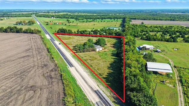 a view of a outdoor space