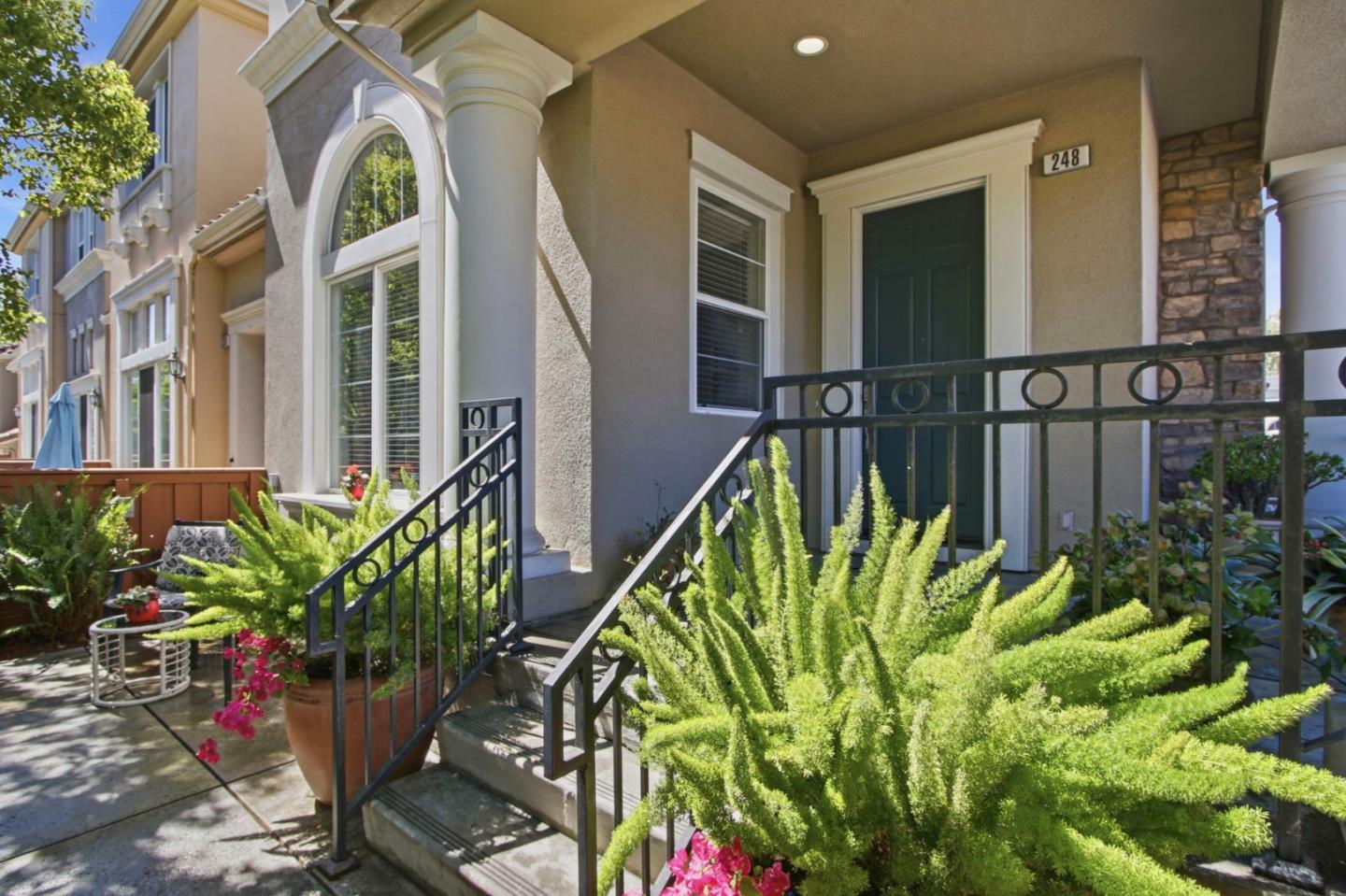 248 Vista Roma Way San Jose, CA 95136 - Photo 3 of 49