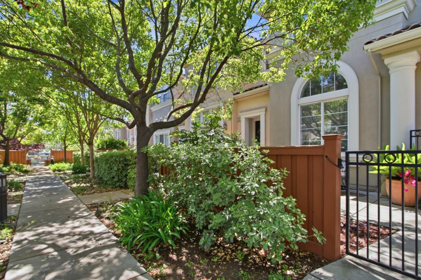 248 Vista Roma Way San Jose, CA 95136 - Photo 4 of 49