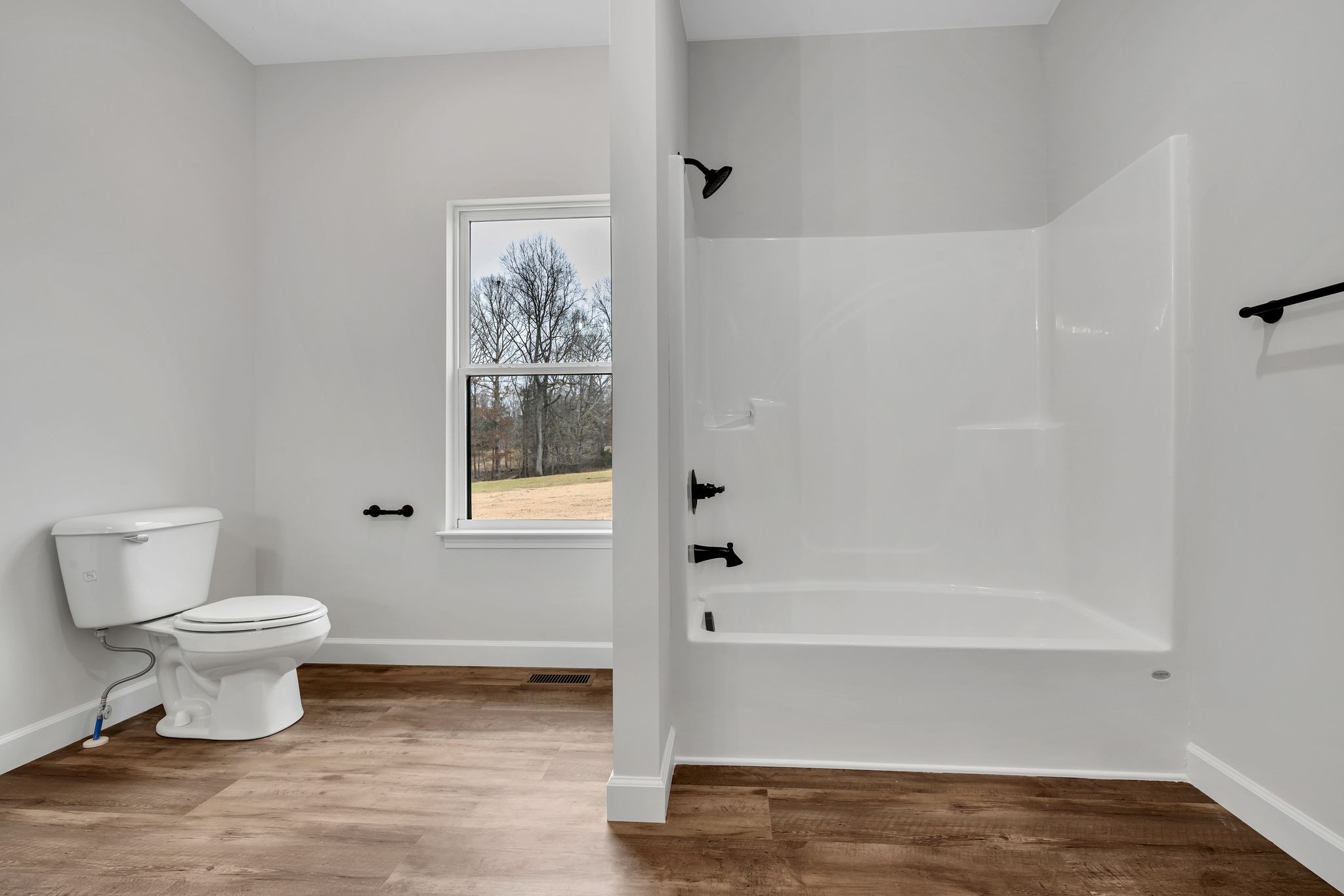 1069 Old County House Road Charlotte, TN 37036 - Photo 19 of 43 SPACIOUS + PRIVATE Primary Bathroom Combo Tub + Shower