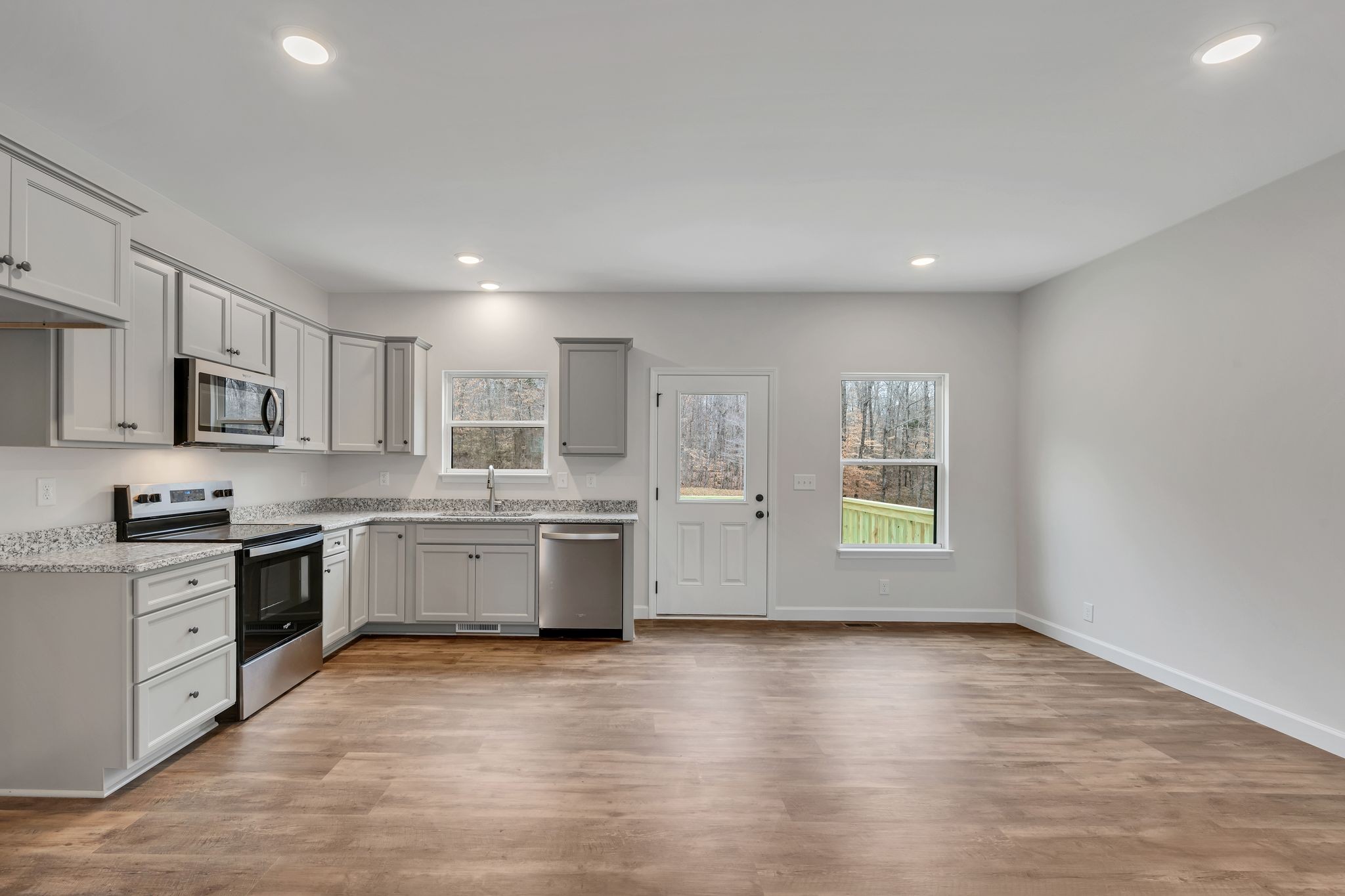 1069 Old County House Road Charlotte, TN 37036 - Photo 8 of 43 UPGRADED Stainless Steel Appliance Package