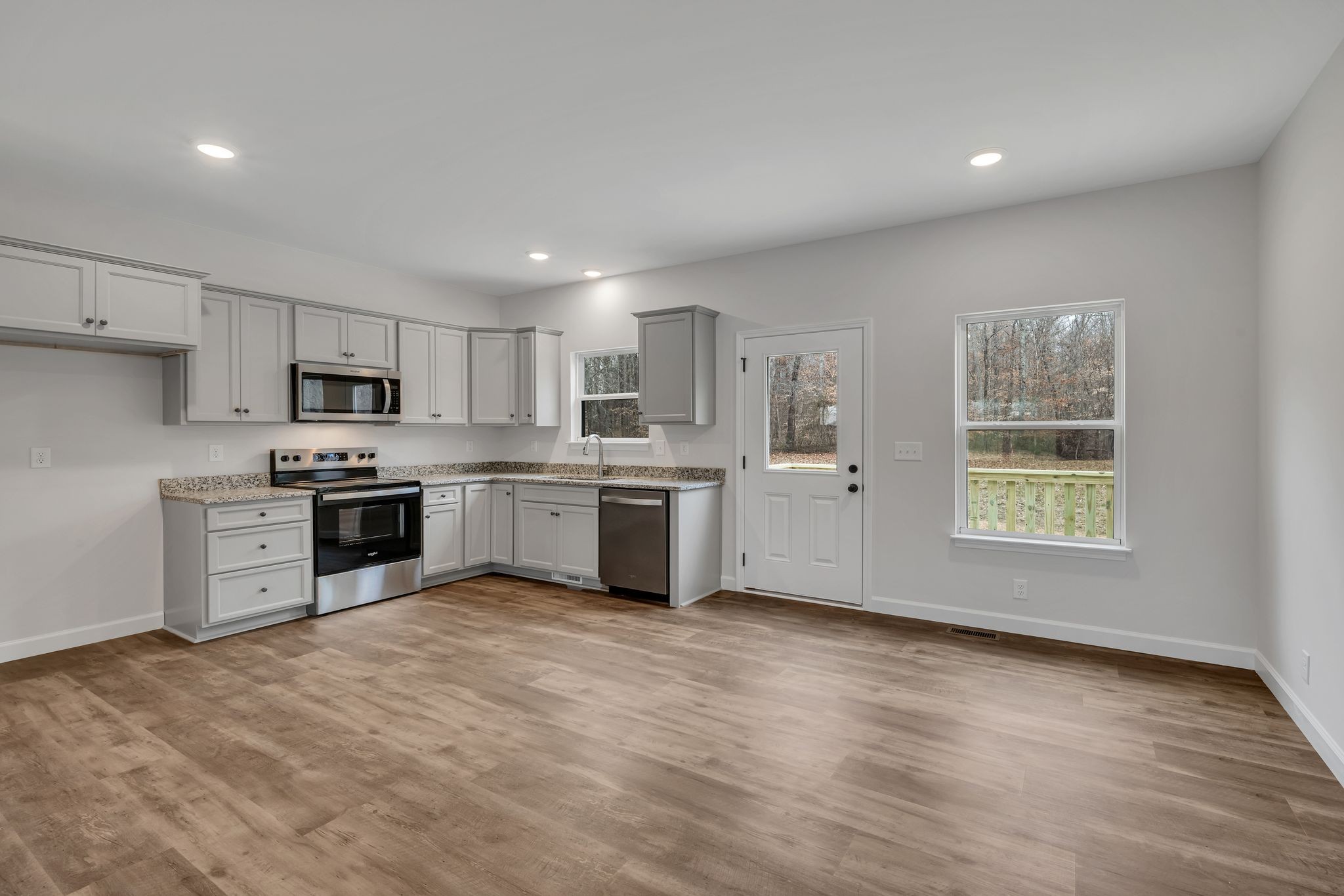 1069 Old County House Road Charlotte, TN 37036 - Photo 9 of 43 UPGRADED "Grey" Cabinets + Granite Countertops Throughout