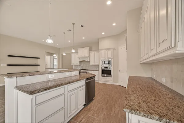 $575,000 | 5423 Mason Mountain Lane, Houston, TX 77059