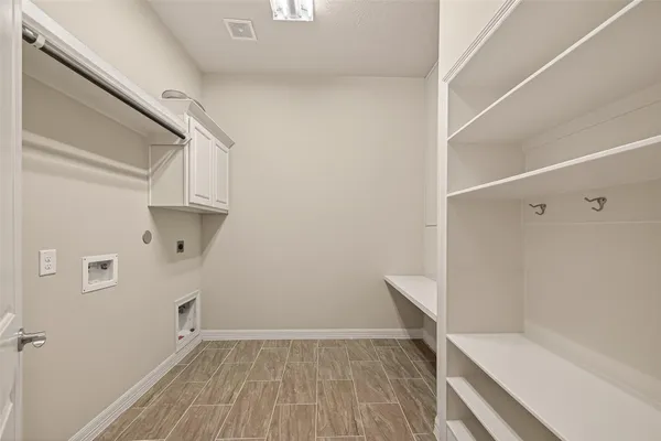 $575,000 | 5423 Mason Mountain Lane, Houston, TX 77059