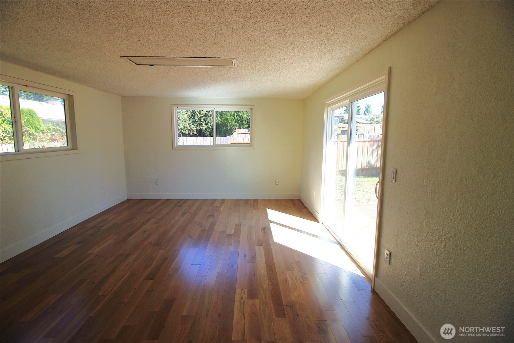 18004 110th Avenue Southeast Renton, WA 98055 - Photo 17 of 27 Gallery Image 17