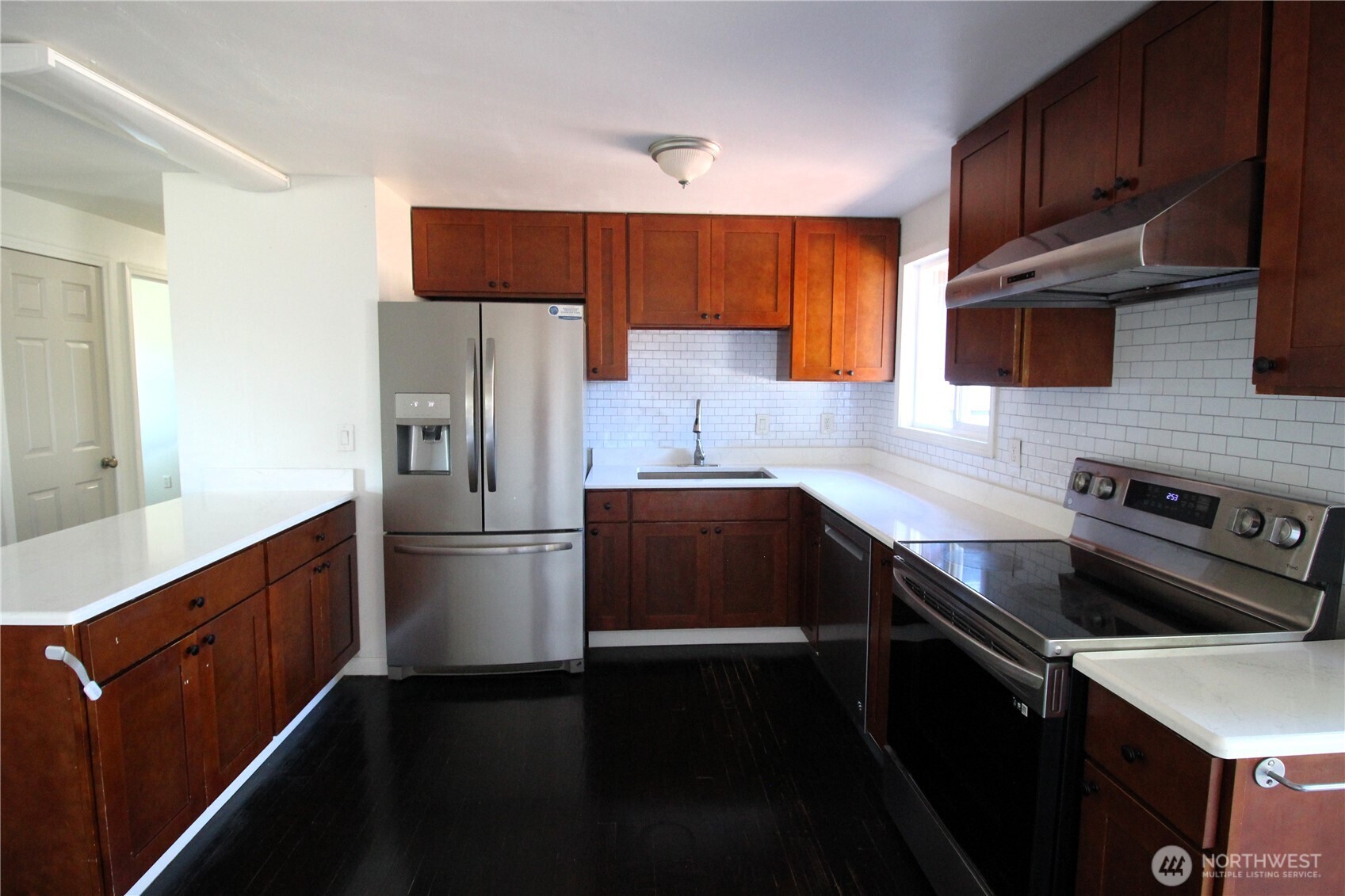 18004 110th Avenue Southeast Renton, WA 98055 - Photo 6 of 27 Gallery Image 6