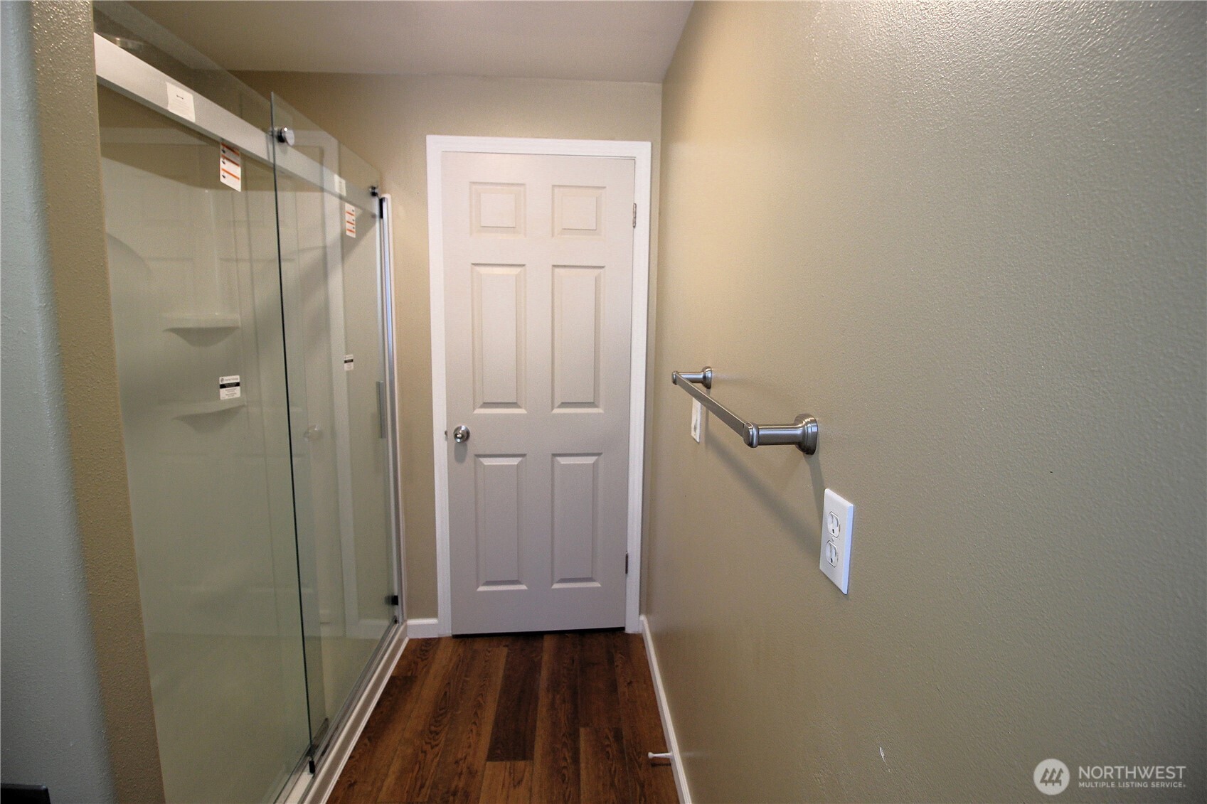 18004 110th Avenue Southeast Renton, WA 98055 - Photo 9 of 27 Gallery Image 9