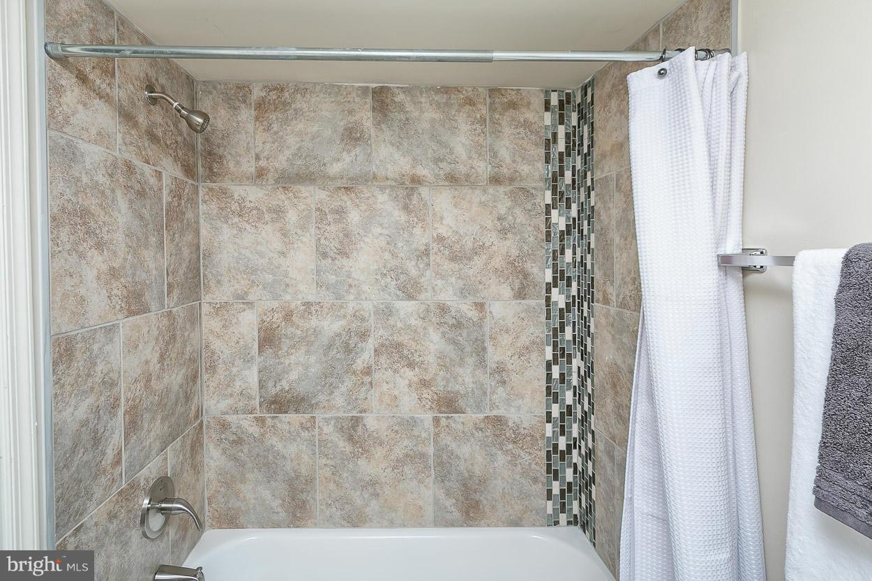 4208 Kelway Road Baltimore, MD 21218 - Photo 14 of 20 Bath (Master)