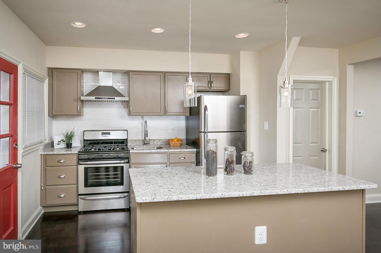 4208 Kelway Road Baltimore, MD 21218 - Photo 5 of 20 Kitchen