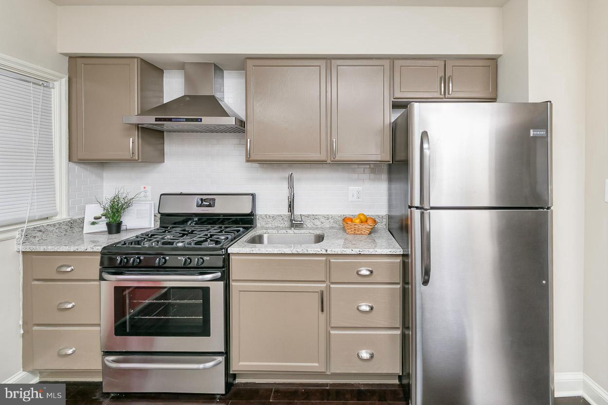 4208 Kelway Road Baltimore, MD 21218 - Photo 6 of 20 Kitchen