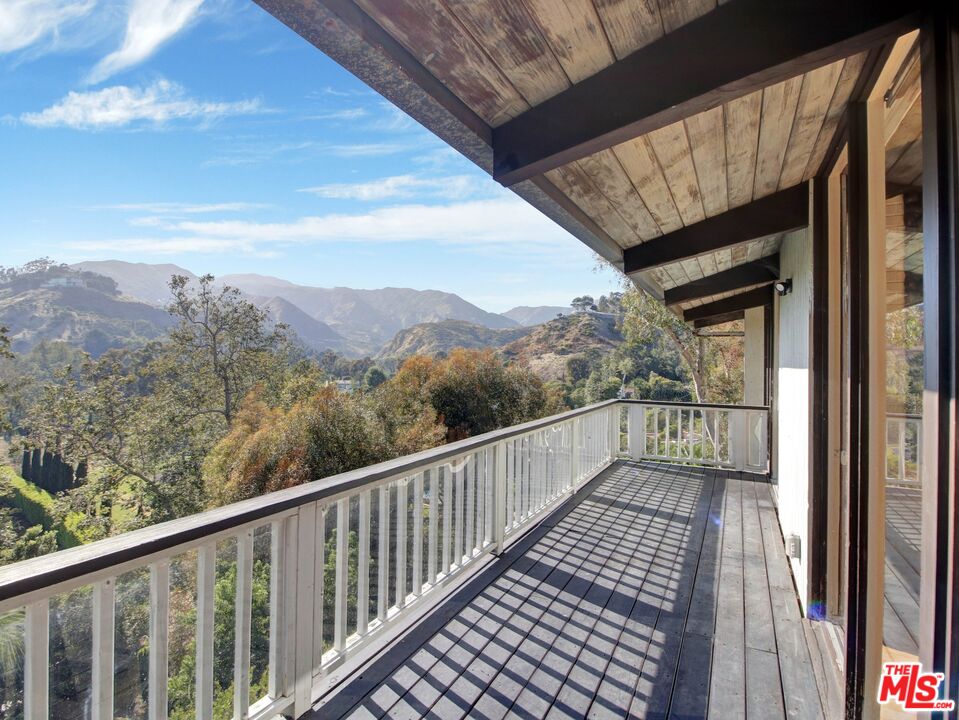 3557 Serra Road Malibu, CA 90265 - Photo 18 of 18