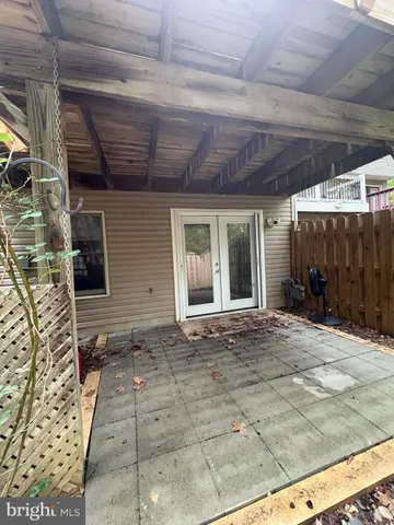 a view of entrance door of the house