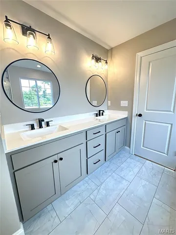 $950,000 | 8737 Magdalen Avenue, St. Louis, MO 63144