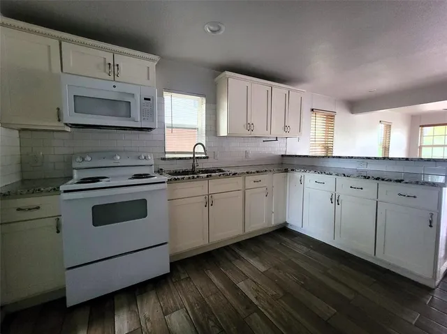 $1,675 | 5233 Wellesley Avenue, Fort Worth, TX 76107