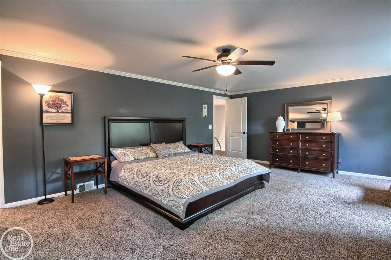 85 Stephens Road Grosse Pointe, MI 48236 - Photo 17 of 33