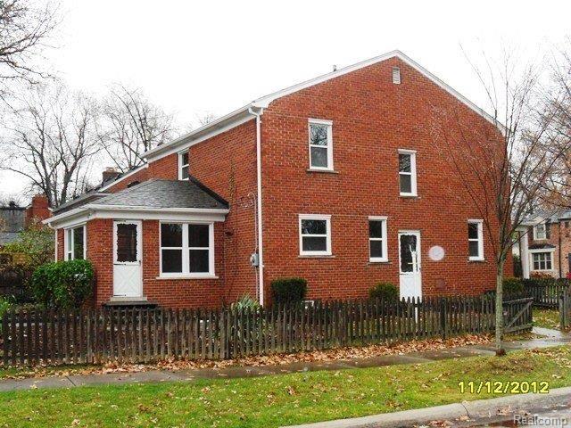 1908 Severn Road Grosse Pointe, MI 48236 - Photo 25 of 25 =side view huge.JPG