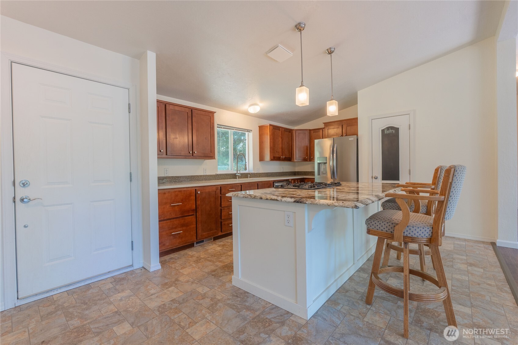 126 Burchett Road Onalaska, WA 98570 - Photo 6 of 36