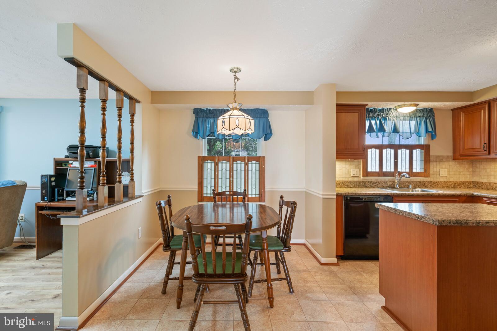 7514 Candytuft Court Springfield, VA 22153 - Photo 20 of 43 Eat-in kitchen opens to large family room