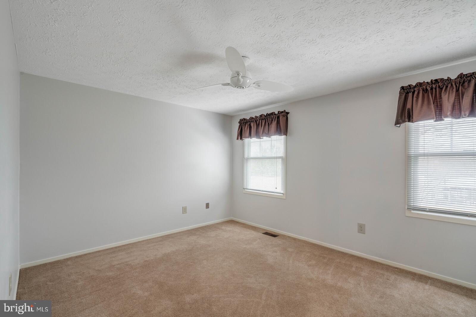 7514 Candytuft Court Springfield, VA 22153 - Photo 34 of 43 Second upper level bedroom