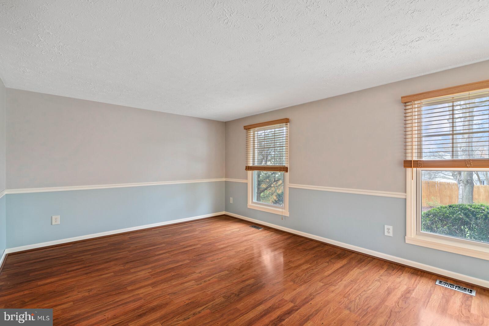 7514 Candytuft Court Springfield, VA 22153 - Photo 10 of 43 Living Room