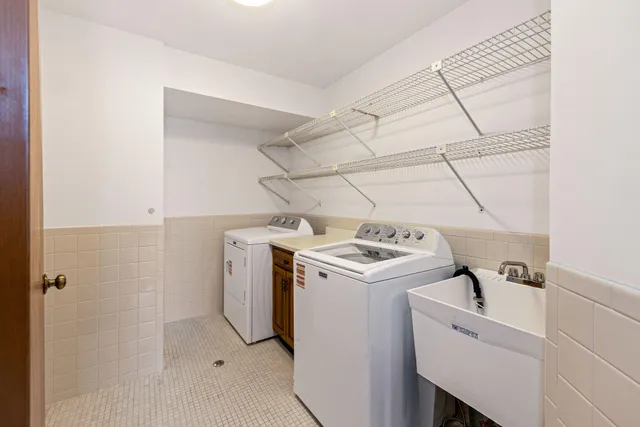 $220,000 | 7234 North Green Bay Avenue, Unit 212, Glendale, WI 53209