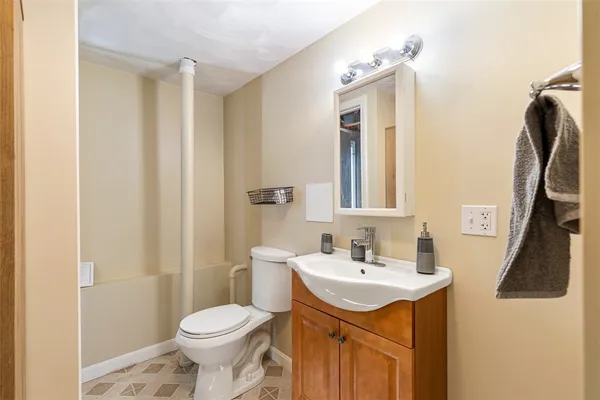 $790,000 | 4 Wayne Street, Narragansett, RI 02882