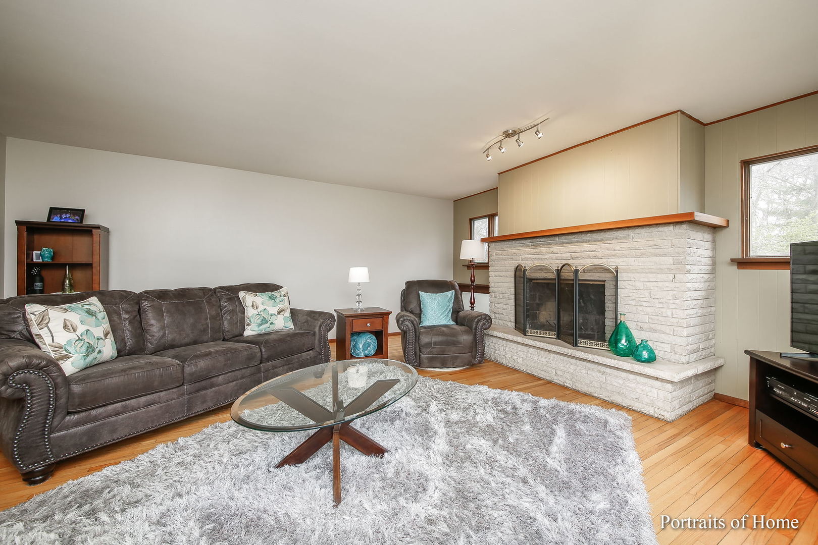 4S785 Norris Road Sugar Grove, IL 60554 - Photo 6 of 31 a living room with furniture and a fireplace