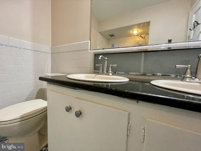 30 Sunset Lake Road Bridgeton, NJ 08302 - Photo 32 of 62 Full Bathroom